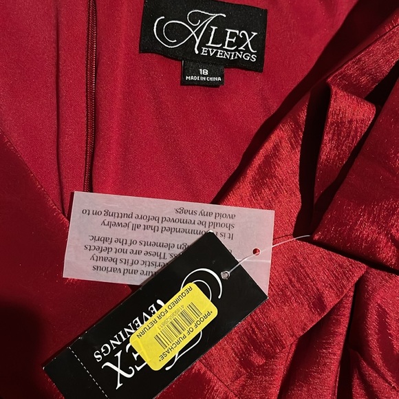 ALEX EVENINGS 
Ruched Sheath Dress - Picture 7 of 9